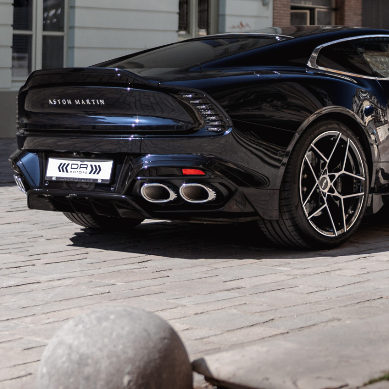 MET MEER DAN 200 WAGENS IN STOCK