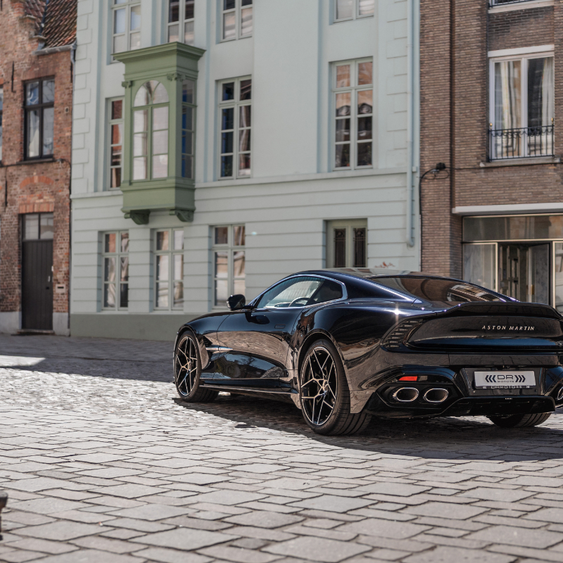 MET MEER DAN 200 WAGENS IN STOCK 